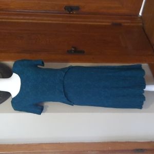 Women's size 6 dress sleeveless with short sleeve top bluish green